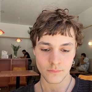 Meet your Posher, Avery